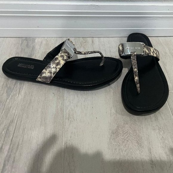 MICHAEL Michael Kors Leather Python Name Plate Thong Slide Sandal 7.5M - Picture 2 of 3